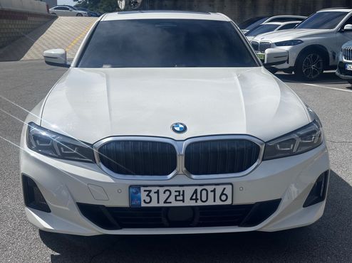 BMW 3-Series 320i — пробег 9 060 км — фото 2 из 5