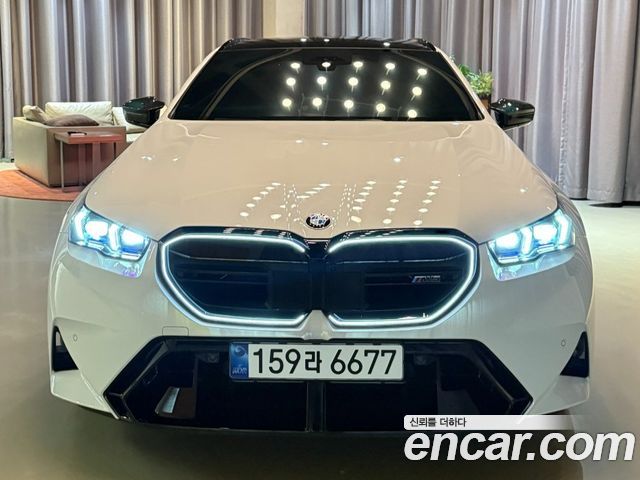BMW M5 M5 Touring — пробег 4 000 км — фото 3 из 5