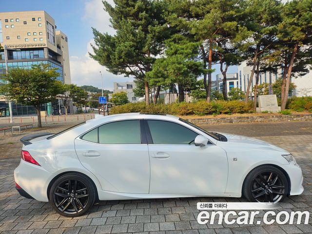 Lexus IS F-Sport XE30 — пробег 93 719 км — фото 4 из 5