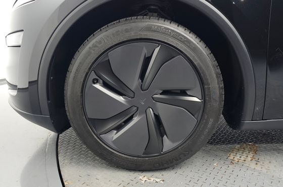 Tesla Model Y Long Range AWD — пробег 7 438 км — фото 5 из 5