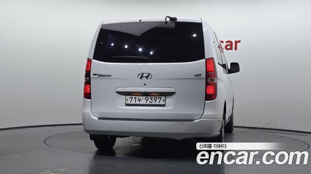 Hyundai Starex 12-Seater Wagon CVX Deluxe — пробег 123 576 км — фото 4 из 5