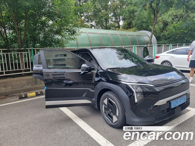 Kia EV3 Standard 2WD Air — пробег 232 км — фото 2 из 5