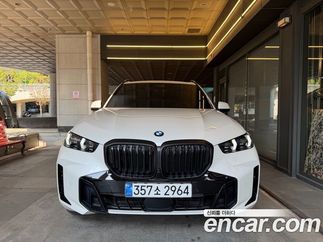 BMW X5 xDrive 40d M Sport Pro — пробег 4 100 км — фото 3 из 5