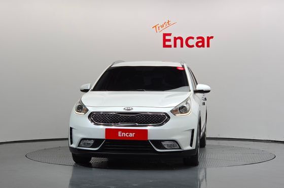 Kia Niro Luxury — пробег 154 096 км — фото 3 из 5