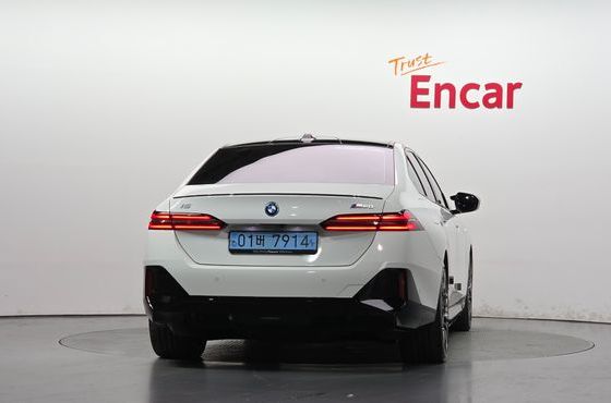 BMW i5 M60 xDrive — пробег 41 387 км — фото 4 из 5