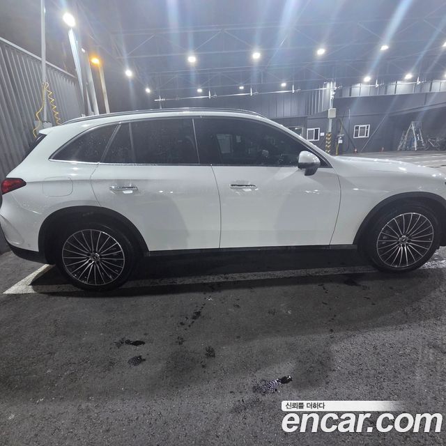 Mercedes-Benz GLC-Class GLC300 4MATIC AMG Line — пробег 5 280 км — фото 3 из 5