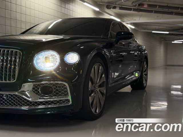 Bentley Flying Spur 4.0 — пробег 19 000 км — фото 3 из 5