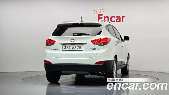 Hyundai Tucson Diesel 2WD LX20 Smart-Pack — пробег 176 920 км — фото 4 из 5