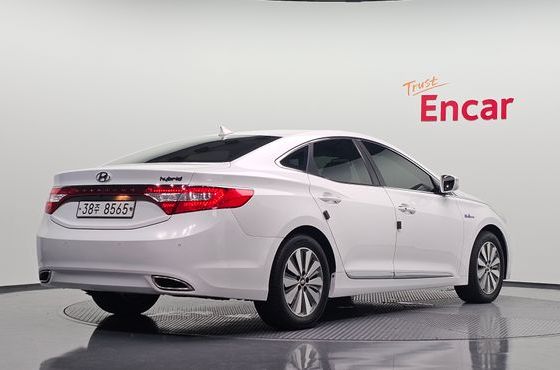 Hyundai Grandeur Premium — пробег 182 872 км — фото 2 из 5