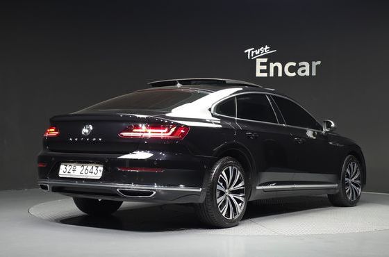 Volkswagen Arteon 2.0 TDI Premium — пробег 134 730 км — фото 2 из 5