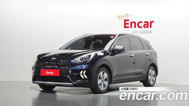 Kia Niro 1.6 HEV Luxury — пробег 85 921 км — фото 1 из 5