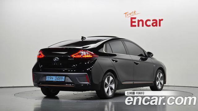 Hyundai Ioniq Q — пробег 145 805 км — фото 2 из 5