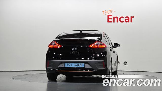 Hyundai Ioniq Q — пробег 145 805 км — фото 4 из 5