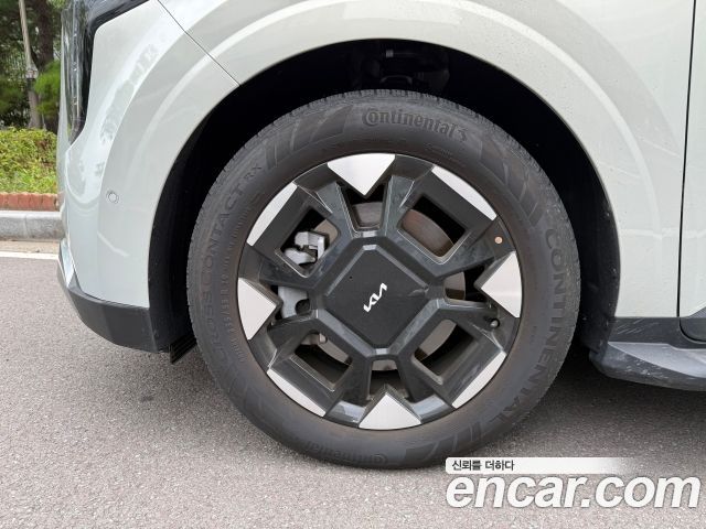 Kia Carnival Gasoline 9-Seater Signature — пробег 8 209 км — фото 4 из 5