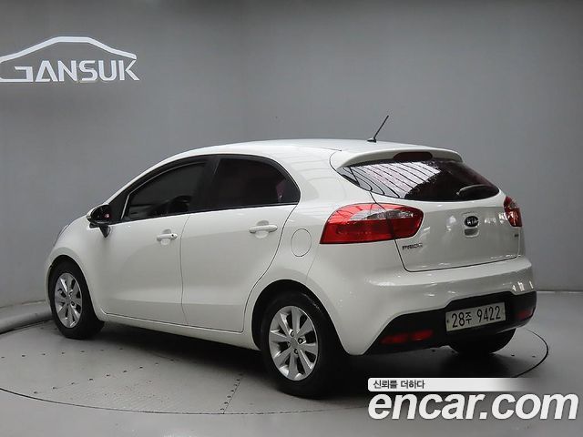 Kia pride 1.6 GDI Hatchback Luxury — пробег 117 598 км — фото 3 из 5