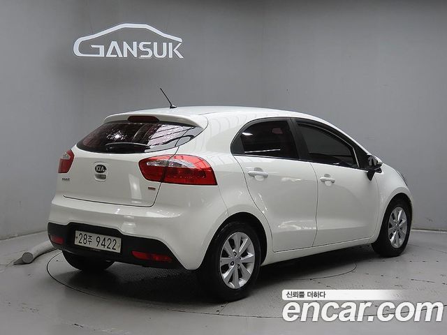 Kia pride 1.6 GDI Hatchback Luxury — пробег 117 598 км — фото 4 из 5