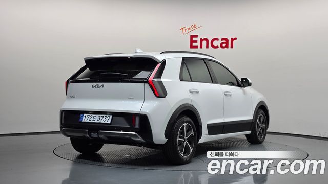 Kia Niro Prestige — пробег 2 271 км — фото 2 из 5