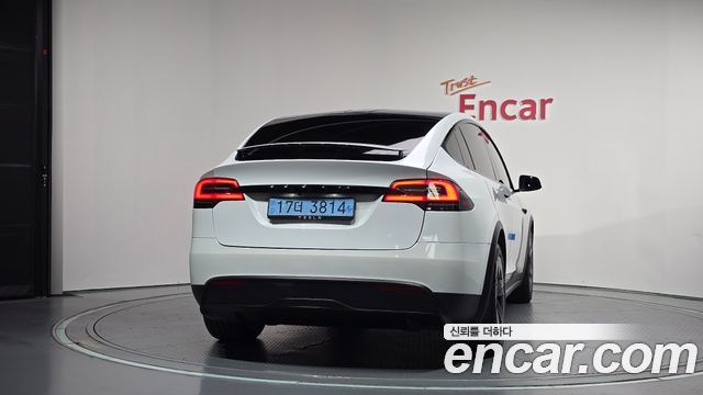 Tesla Model X AWD — пробег 9 686 км — фото 4 из 5