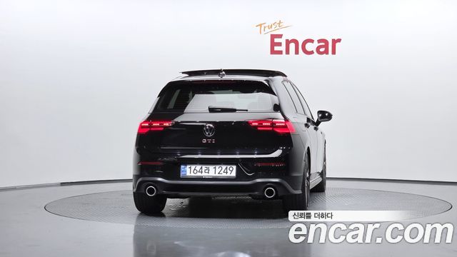 Volkswagen Golf 2.0 GTI — пробег 17 110 км — фото 4 из 5
