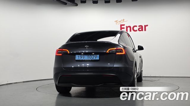 Tesla Model Y Standard Range RWD — пробег 96 971 км — фото 4 из 5