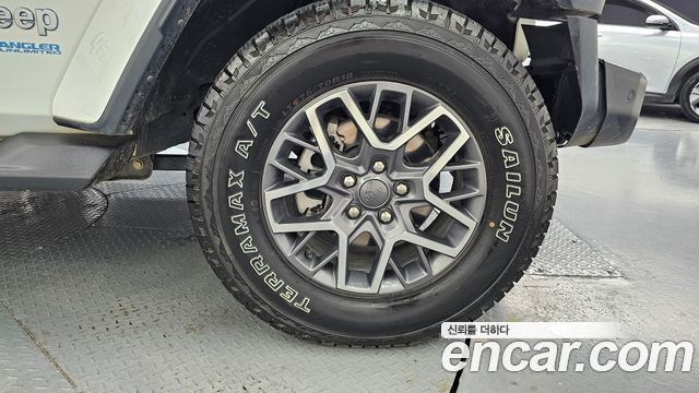 Jeep Wrangler 2.0 Overland Power Top 4Door 4xe — пробег 71 392 км — фото 5 из 5