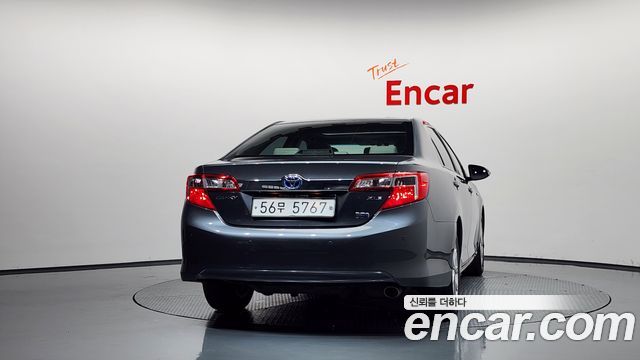 Toyota Camry Hybrid XLE — пробег 165 086 км — фото 4 из 5