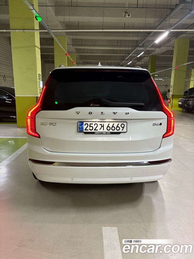 Volvo XC90 B6 Ultimate Bright — пробег 42 000 км — фото 4 из 5