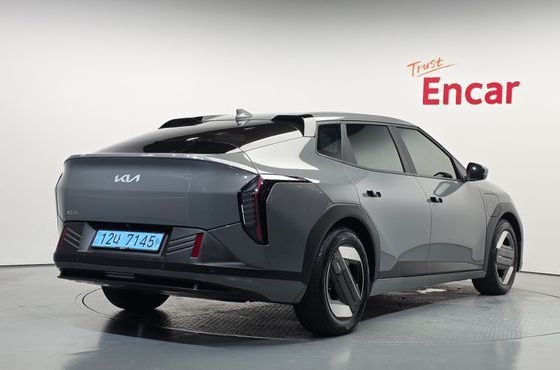 Kia EV4 Standard 2WD Air — пробег 18 979 км — фото 2 из 5