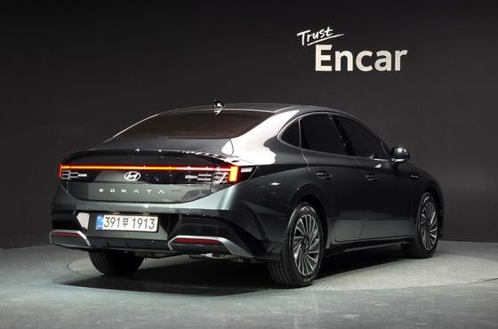 Hyundai Sonata Exclusive — пробег 3 756 км — фото 2 из 5