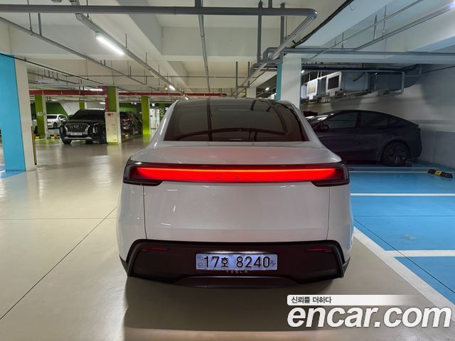 Tesla Model Y Premium RWD — пробег 13 657 км — фото 4 из 5