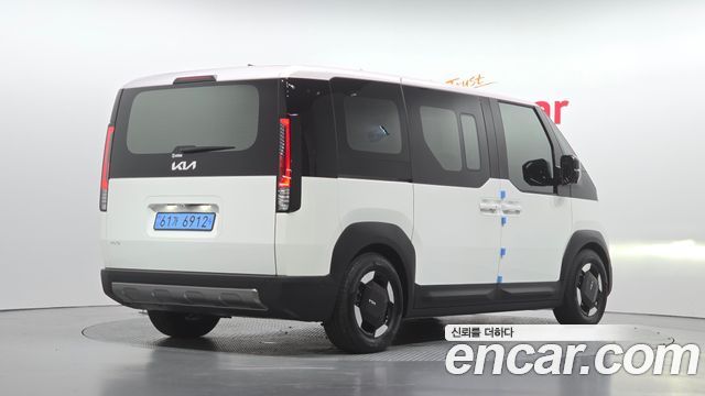 Kia PV5 Passenger 5 Seater Plus — пробег 6 778 км — фото 2 из 5