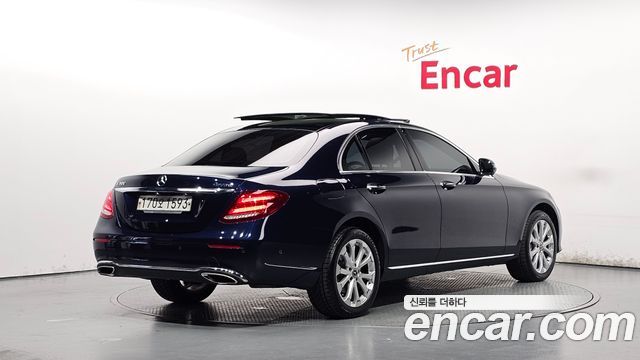 Mercedes-Benz E-Class из Кореи Encar