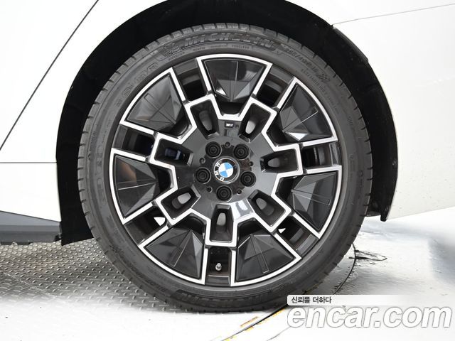 BMW i4 eDrive40 M Sports — пробег 22 063 км — фото 5 из 5