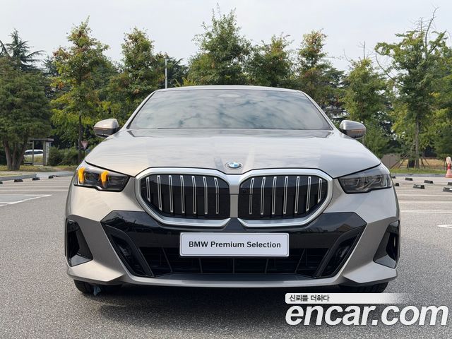 BMW 5-Series 520i M Sport — пробег 9 587 км — фото 3 из 5
