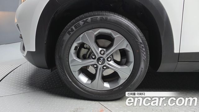 Kia Seltos из Кореи Encar