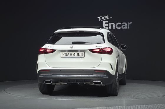 Mercedes-Benz GLA-Class GLA250 4MATIC — пробег 21 489 км — фото 4 из 5