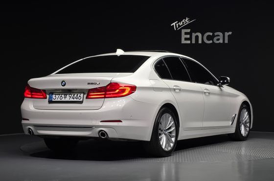 BMW 5-Series 520d Luxury Plus — пробег 116 695 км — фото 2 из 5