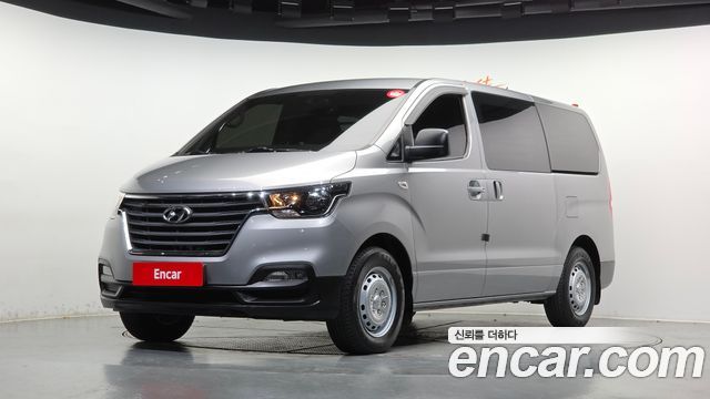 Hyundai Starex Van 3-Seater Style — пробег 18 732 км — фото 1 из 5