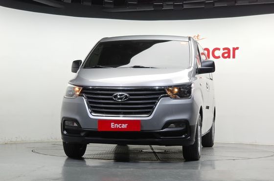 Hyundai Starex Van 3-Seater Style — пробег 18 732 км — фото 3 из 5