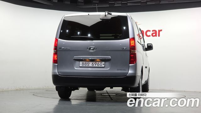Hyundai Starex Van 3-Seater Style — пробег 18 732 км — фото 4 из 5