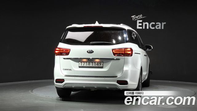 Kia Carnival из Кореи Encar