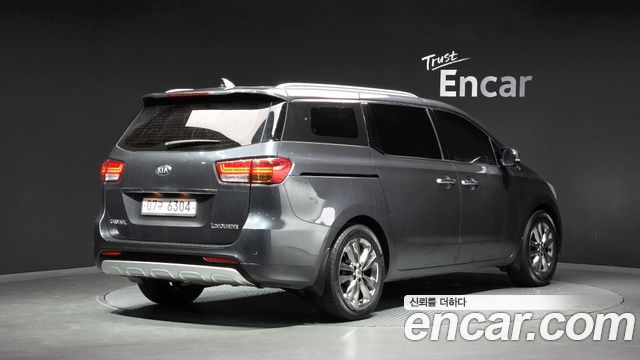 Kia Carnival 7-seater Limousine President — пробег 148 990 км — фото 2 из 5