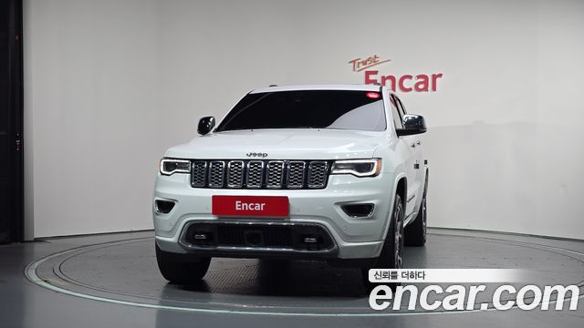 Jeep Cherokee 3.0 Diesel Overland WK2 — пробег 98 205 км — фото 3 из 5