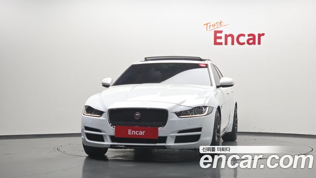 Jaguar XE 20d Prestige — пробег 75 169 км — фото 3 из 5