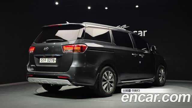 Kia Carnival 9-seater Luxury — пробег 95 456 км — фото 2 из 5