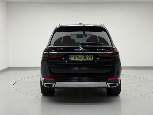 BMW X7 xDrive 40i Design Pure Excellence 6-Seater — пробег 8 002 км — фото 4 из 5