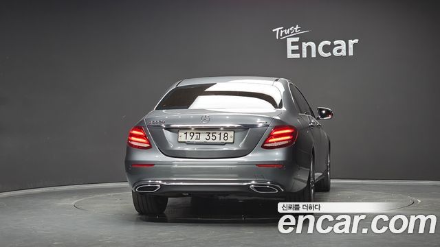 Mercedes-Benz E-Class из Кореи Encar