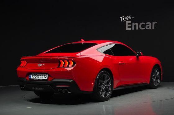 Ford Mustang 2.3 EcoBoost Premium Coupe — пробег 6 075 км — фото 2 из 5