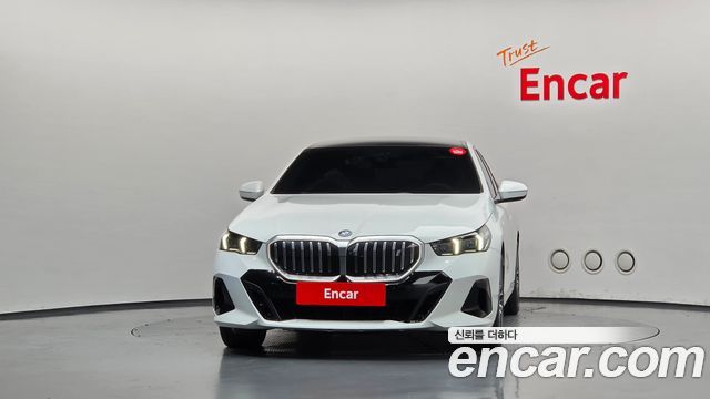BMW i5 eDrive 40 M Sport — пробег 44 917 км — фото 3 из 5