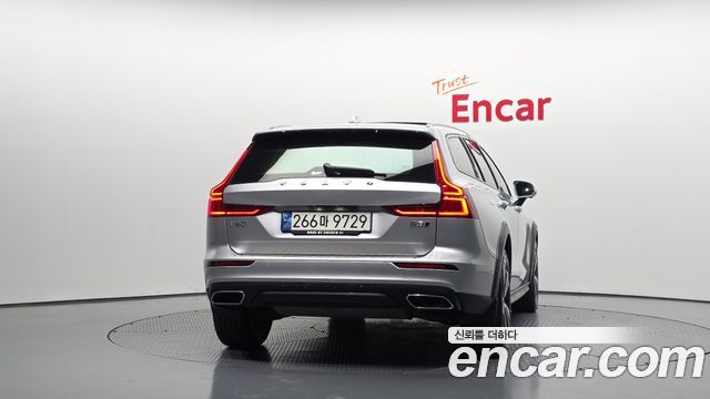 Volvo V60 B5 Pro AWD — пробег 159 909 км — фото 4 из 5
